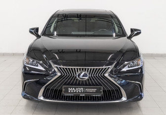Подержанный автомобиль Lexus ES 2021 года (2 фото)