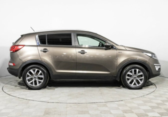 Подержанный автомобиль Kia Sportage 2015 года (4 фото)