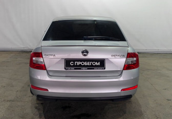 Подержанный автомобиль Skoda Octavia Liftback 2013 года (6 фото)