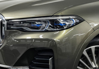 Подержанный автомобиль BMW X7 2021 года (8 фото)