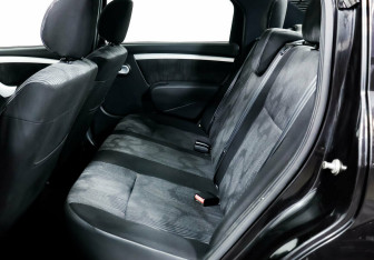 Подержанный автомобиль Renault Logan Sedan 2012 года (9 фото)