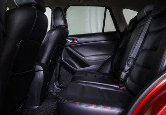 Подержанный автомобиль Mazda CX-5 2012 года (11 фото)