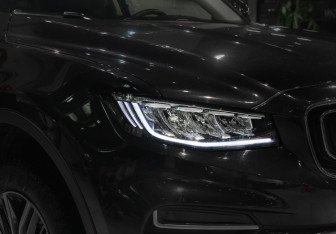 Подержанный автомобиль Geely Atlas Pro 2023 года (26 фото)