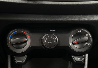 Подержанный автомобиль Kia Picanto 2017 года (25 фото)