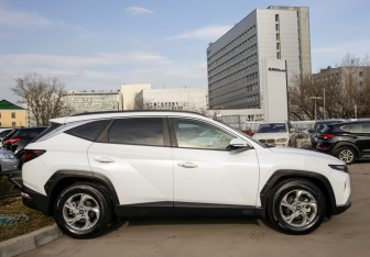 Подержанный автомобиль Hyundai Tucson 2021 года (3 фото)