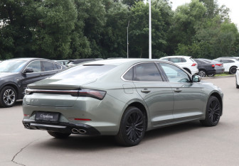Подержанный автомобиль Geely Preface 2024 года (5 фото)