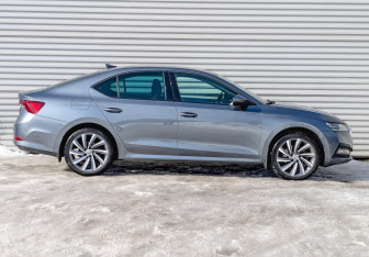 Подержанный автомобиль Skoda Octavia Liftback 2021 года (4 фото)