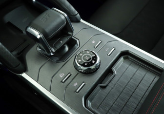 Подержанный автомобиль Jetour T2 2024 года (16 фото)