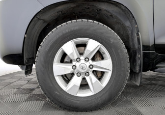 Подержанный автомобиль Toyota Land Cruiser Prado 2018 года (17 фото)