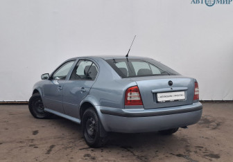 Подержанный автомобиль Skoda Octavia Liftback 2008 года (7 фото)