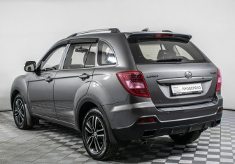 Подержанный автомобиль Lifan X60 2017 года (7 фото)