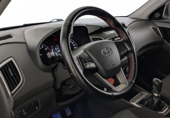 Подержанный автомобиль Hyundai Creta 2018 года (15 фото)