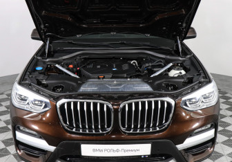 Подержанный автомобиль BMW X3 2020 года (10 фото)