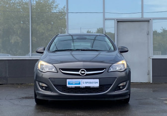 Подержанный автомобиль Opel Astra Hatchback 2012 года (2 фото)