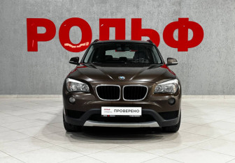 Подержанный автомобиль BMW X1 2013 года (2 фото)