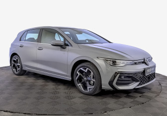 Подержанный автомобиль Volkswagen Golf Hatchback 2025 года (3 фото)