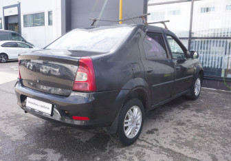 Подержанный автомобиль Renault Logan Sedan 2010 года (5 фото)