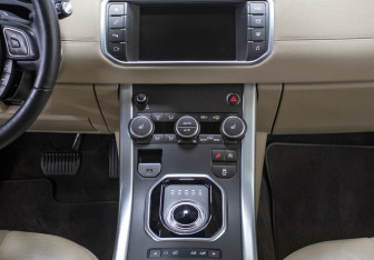 Подержанный автомобиль Land Rover Range Rover Evoque 2017 года (15 фото)