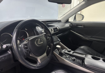 Подержанный автомобиль Lexus IS Sedan 2014 года (23 фото)