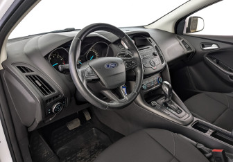 Подержанный автомобиль Ford Focus Sedan 2019 года (15 фото)