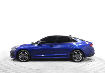 Подержанный автомобиль Kia K5 2021 года (8 фото)