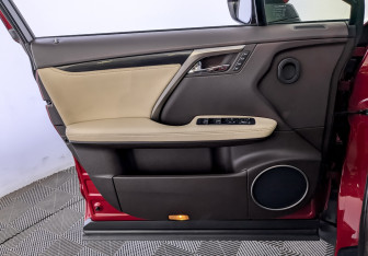 Подержанный автомобиль Lexus RX 2016 года (19 фото)