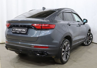 Подержанный автомобиль Geely Tugella 2022 года (4 фото)