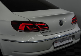 Подержанный автомобиль Volkswagen Passat CC 2012 года (17 фото)