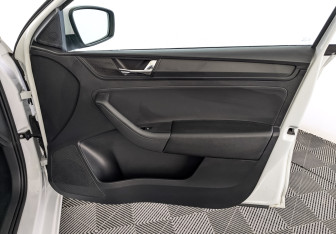 Подержанный автомобиль Skoda Rapid Liftback 2021 года (25 фото)