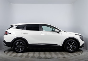 Подержанный автомобиль Kia Sportage 2023 года (4 фото)