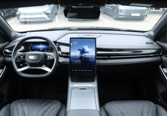 Подержанный автомобиль Geely Preface 2024 года (12 фото)