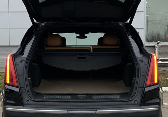 Подержанный автомобиль Cadillac XT5 2021 года (10 фото)