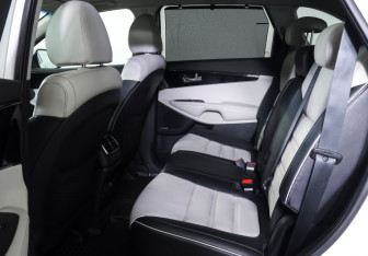 Подержанный автомобиль Kia Sorento 2019 года (13 фото)