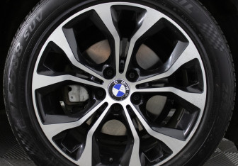 Подержанный автомобиль BMW X5 2015 года (20 фото)