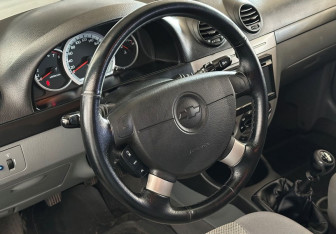 Подержанный автомобиль Chevrolet Lacetti Sedan 2008 года (12 фото)