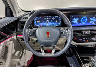 Подержанный автомобиль Hongqi HS5 2024 года (22 фото)