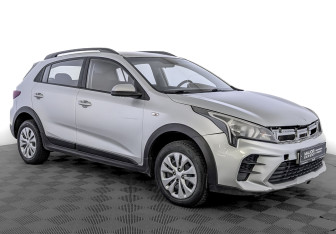 Подержанный автомобиль Kia Rio Hatchback 2021 года (3 фото)
