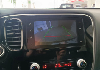 Подержанный автомобиль Mitsubishi Outlander 2020 года (10 фото)