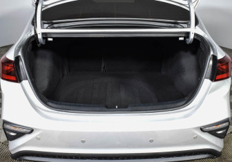 Подержанный автомобиль Kia Cerato Sedan 2020 года (9 фото)