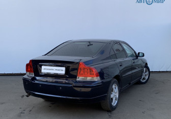 Подержанный автомобиль Volvo S60 2006 года (5 фото)