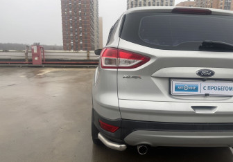Подержанный автомобиль Ford Kuga 2014 года (8 фото)