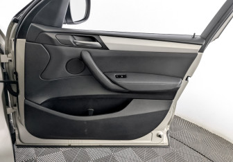 Подержанный автомобиль BMW X3 2013 года (24 фото)