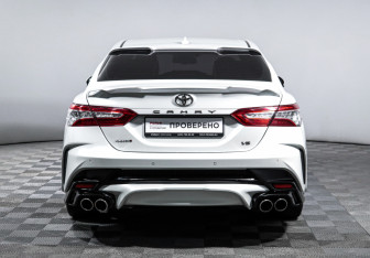 Подержанный автомобиль Toyota Camry Sedan 2019 года (6 фото)