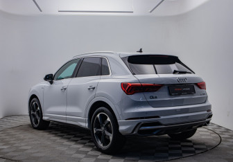 Подержанный автомобиль Audi Q3 2021 года (7 фото)