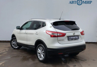 Подержанный автомобиль Nissan Qashqai 2014 года (7 фото)