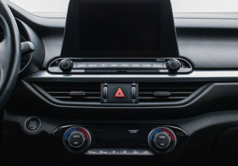 Подержанный автомобиль Kia Cerato Sedan 2019 года (14 фото)