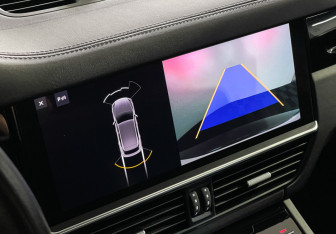 Подержанный автомобиль Porsche Cayenne 2018 года (22 фото)