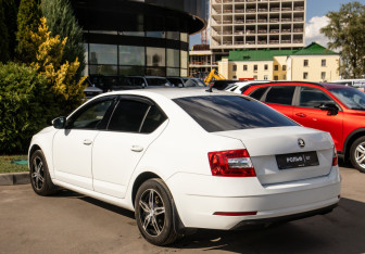 Подержанный автомобиль Skoda Octavia Liftback 2018 года (5 фото)