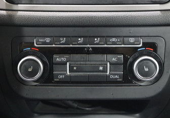 Подержанный автомобиль Volkswagen Tiguan 2011 года (20 фото)