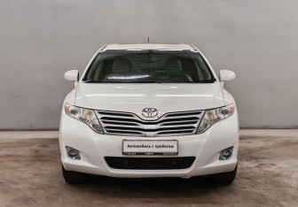 Подержанный автомобиль Toyota Venza 2010 года (2 фото)